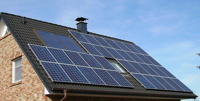 How Many Solar Panels Will Power Your Home Fully?